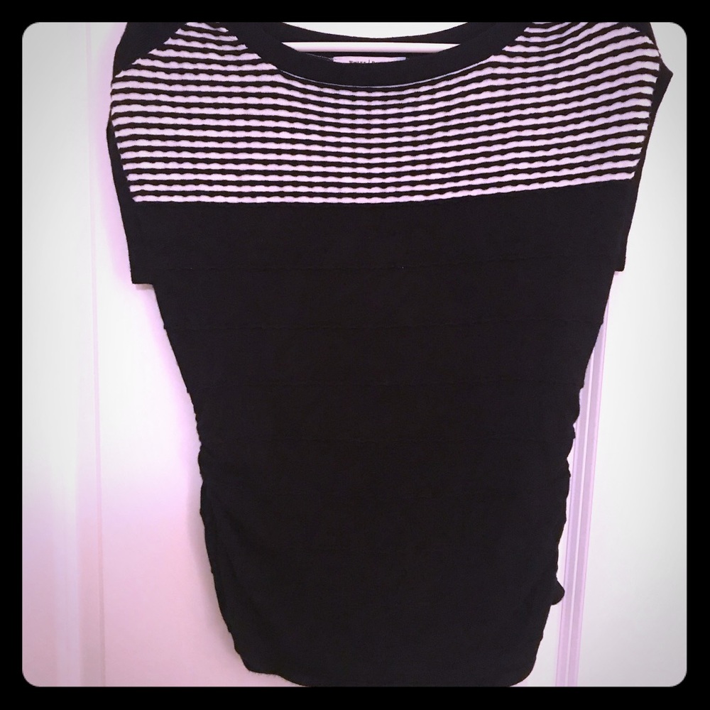 White House Black Market SS sweater